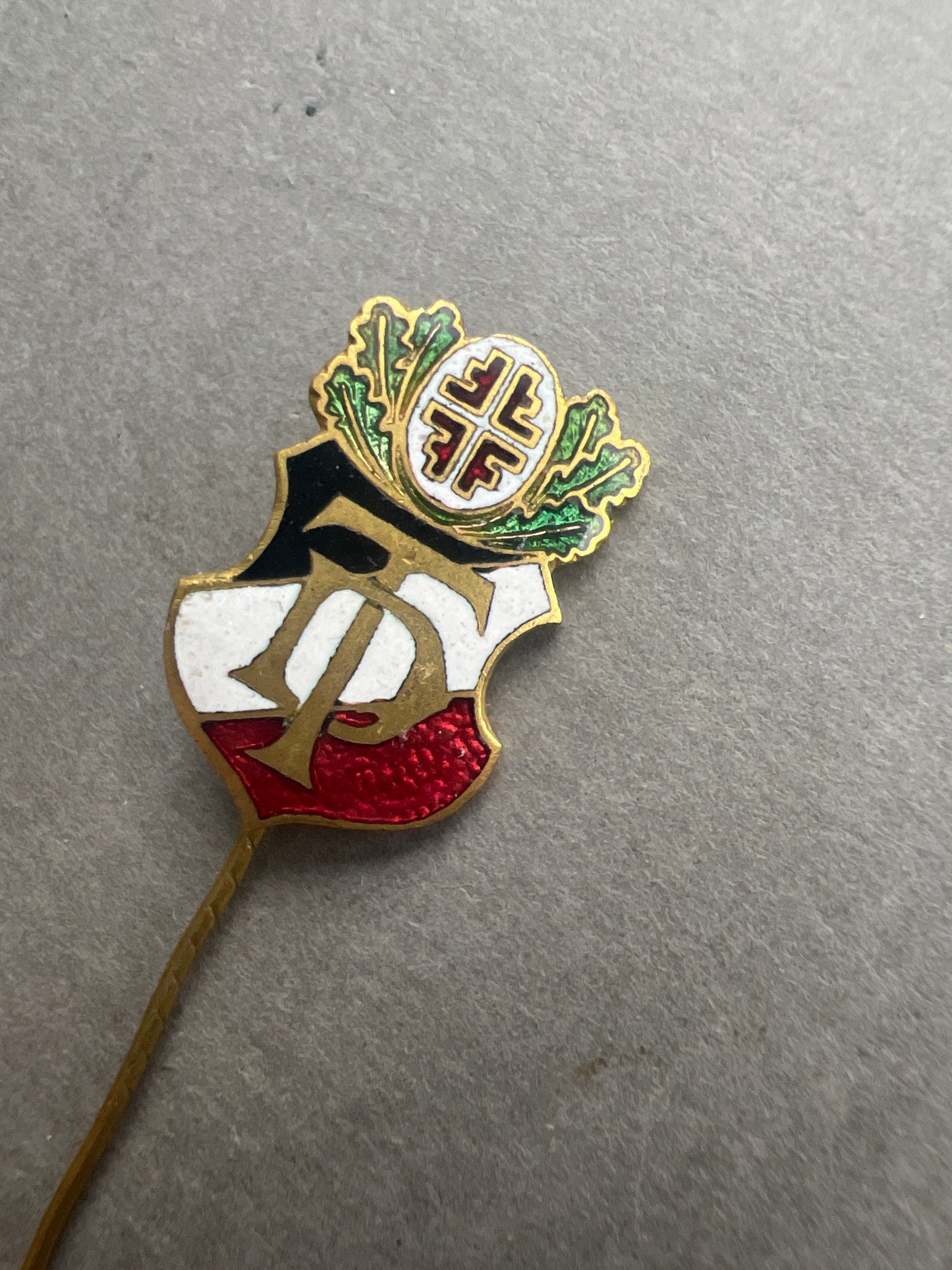 WW2 Tysk DT (Deutscher Turnerbund) Æres Medlemspin. Ses ikke tit. Original.