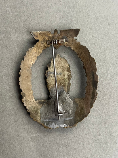 WW2 Tysk "Minensucher-Kriegsabzeichen" i Buntmetall. Nål og krog skiftet. Original.