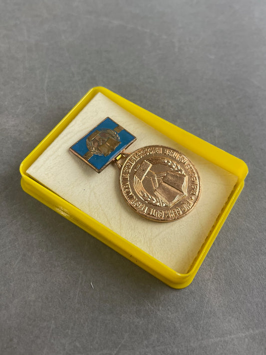 Østtysk DDR Medalje i Æske. Original.