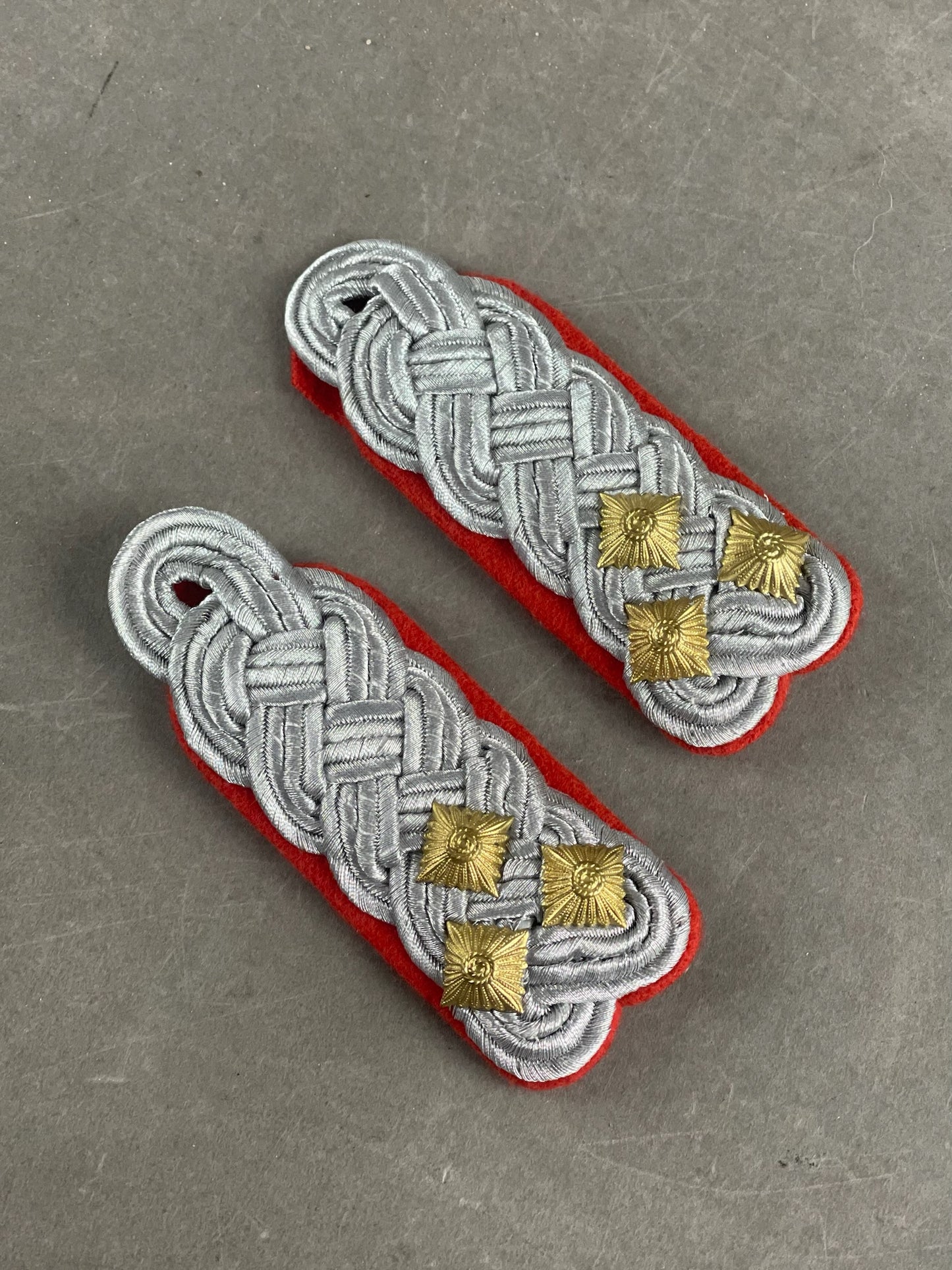 Østtysk DDR Matchende Skulderstropper. Original.