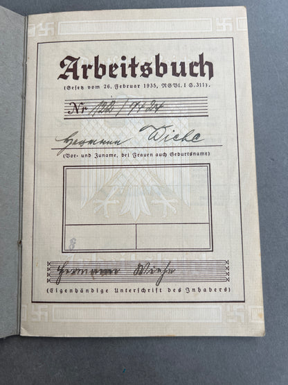 WW2 Tysk Arbeitsbuch. Original.
