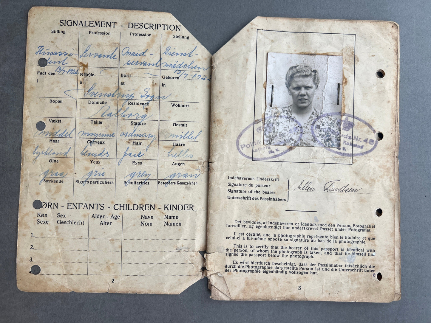 WW2 Dansk Rejsepas med tyske stempler. Original.