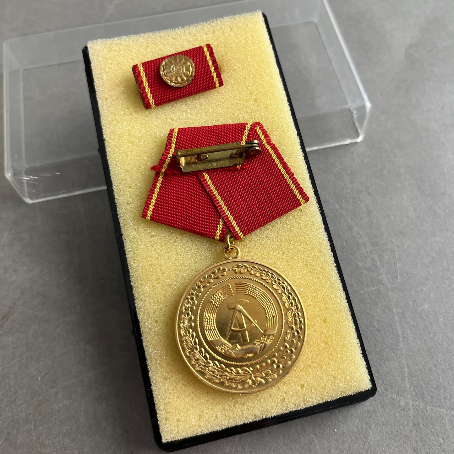 Østtysk DDR Medalje. I æske. Original.
