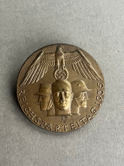 WW2 Tysk "Reichsparteitag 1935" Tinnie. Tung udførsel. Original.