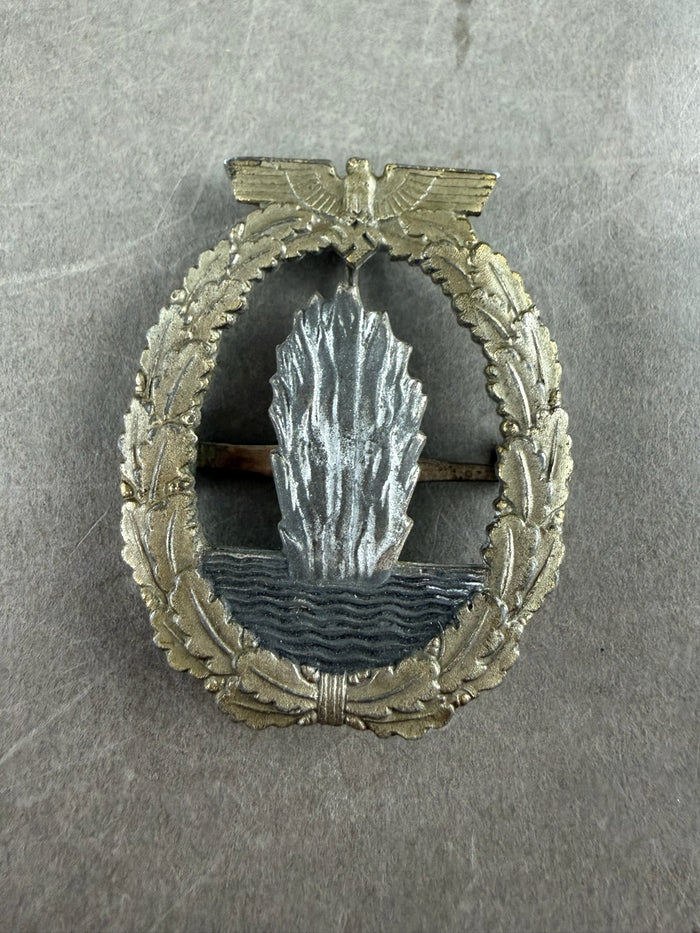 WW2 Tysk Kriegsmarine "Minensucher-Kriegsabzeichen". Flot stand. Original.