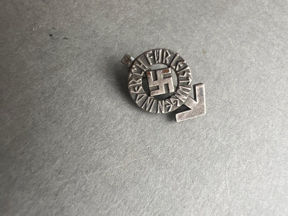 WW2 Tysk "HJ-Leistungsabzeichen" i Sølv. Miniature. Fremstiller RZM M1/34. Original.