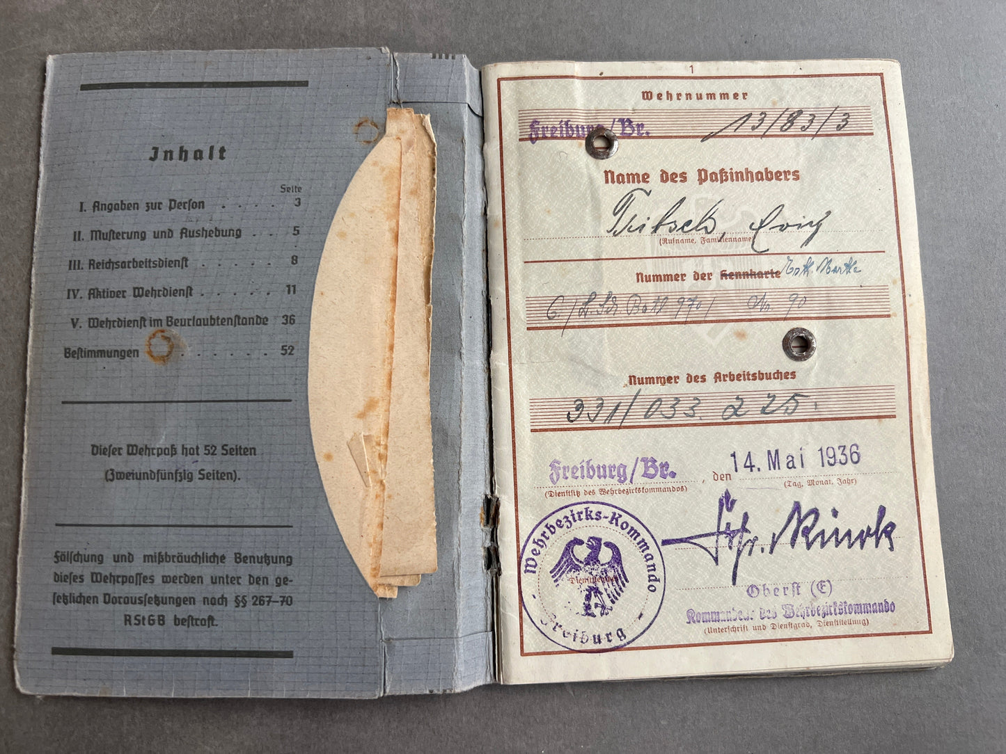 WW2 Tysk Wehrpass Lot fra en Gefreiter. Original.