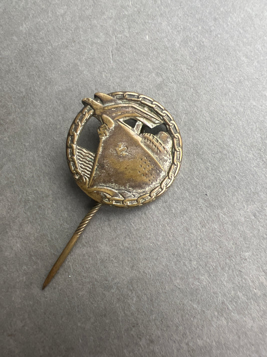 WW2 Tysk Kriegsmarine "Blockadebrecher abzeichen" Miniature. Original.