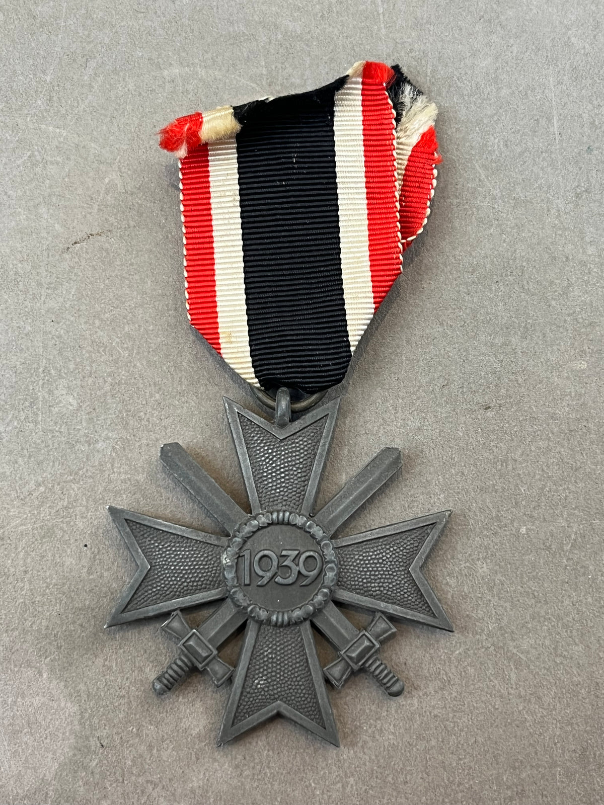 WW2 Tysk KvK m. Sværd. Original.