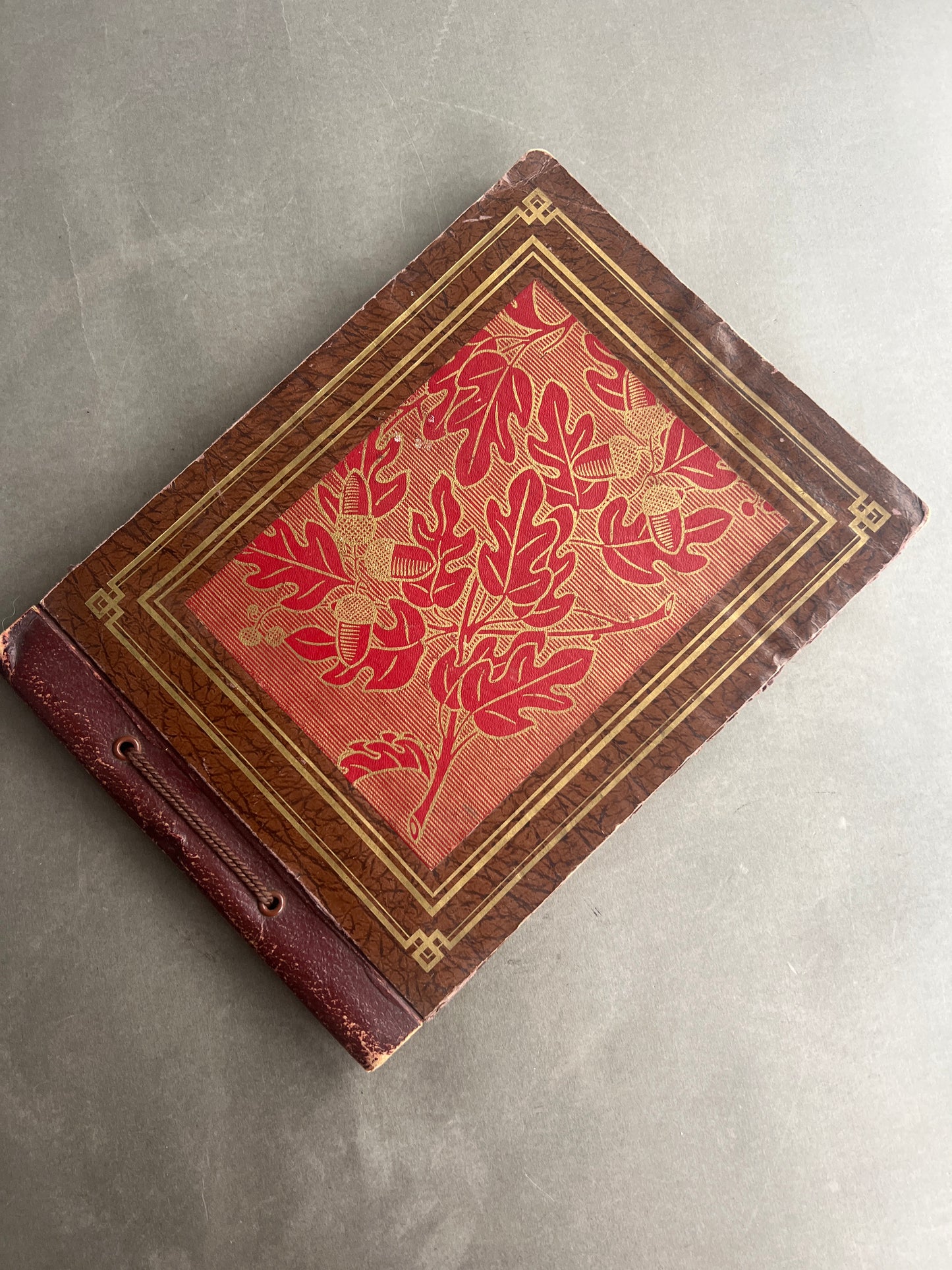 WW2 Tysk Kriegsmarine Fotoalbum. Gode billeder af soldater, skibe, træning, mv. 59 billeder. Original.