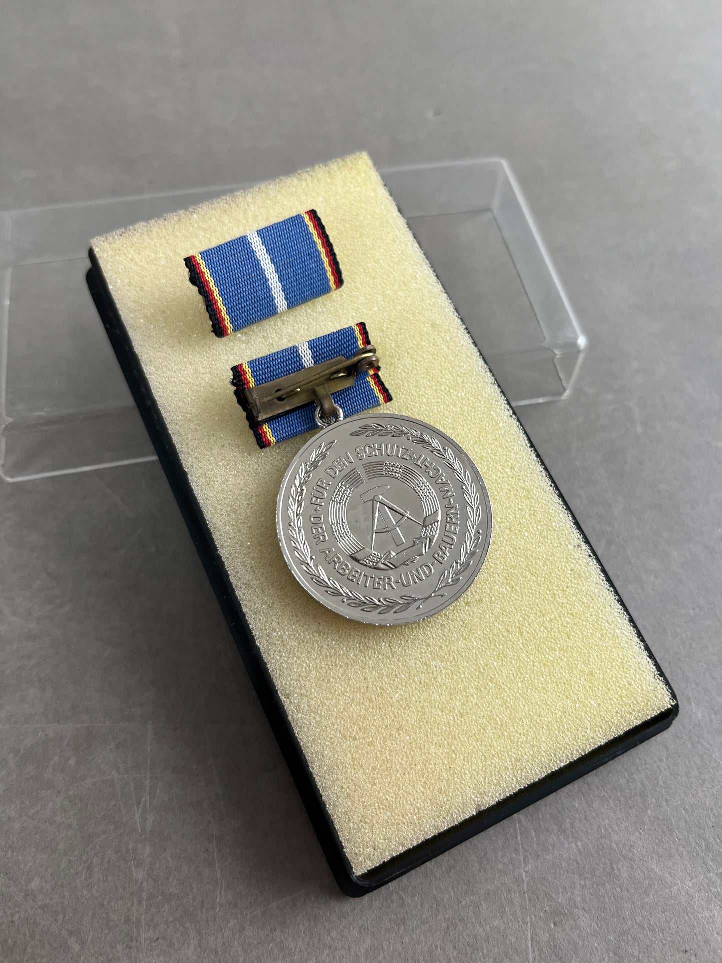 Østtysk DDR Medalje. I æske. Original.