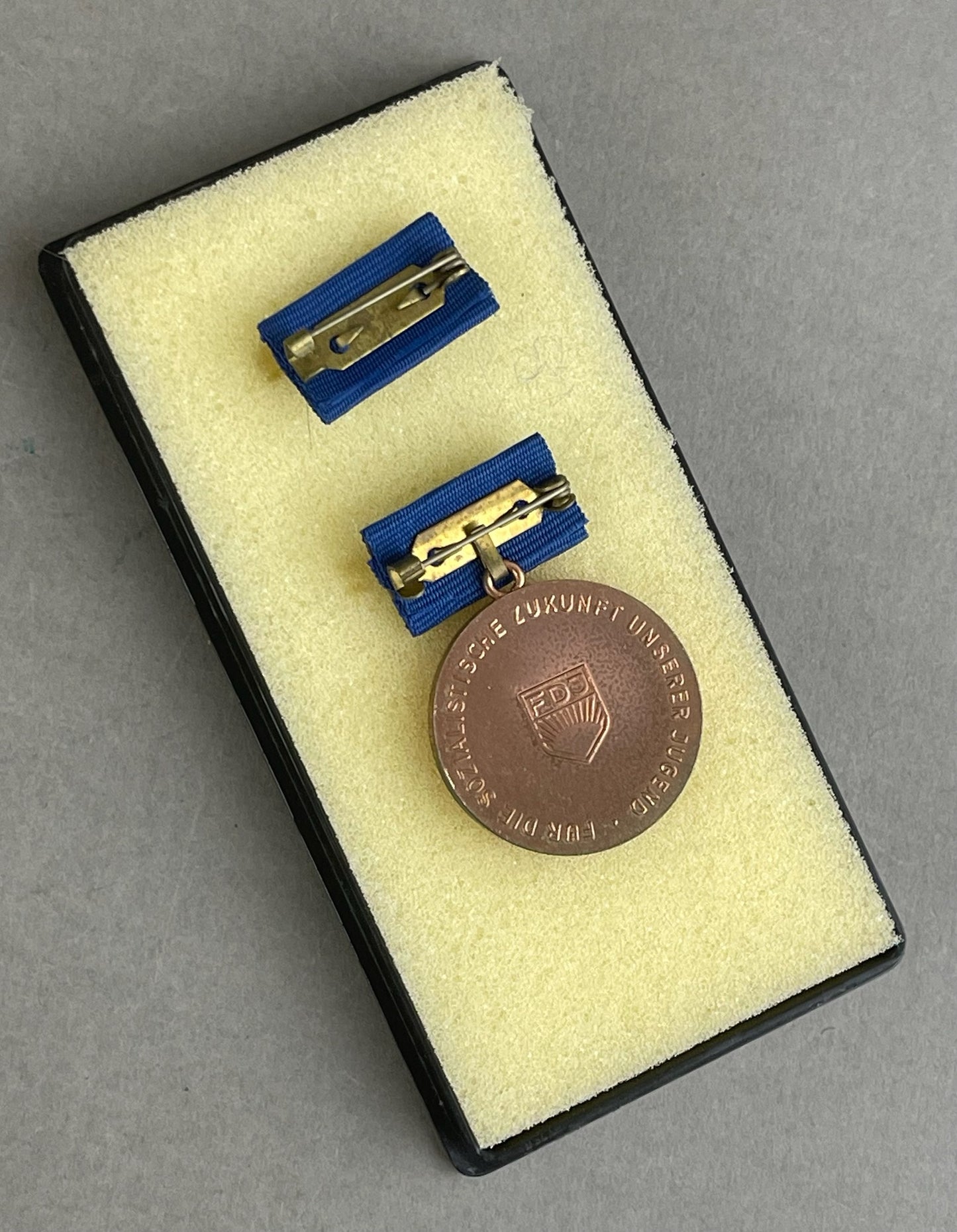 Østtysk DDR Medalje i Æske. Original.