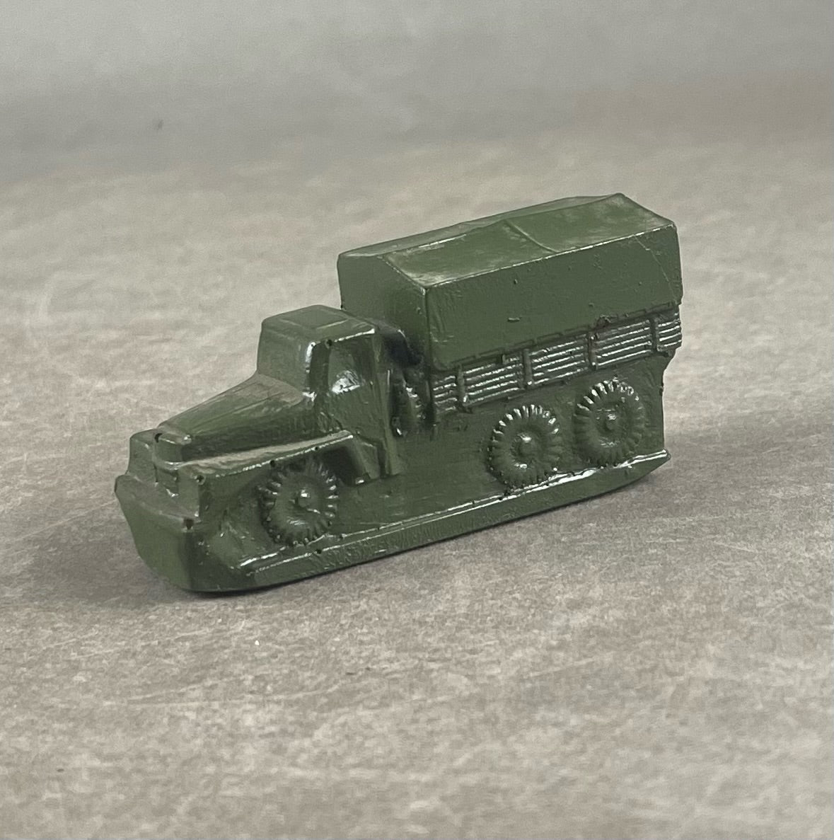 Østtysk DDR Køretøjs modeller til brug på kort/strategikort. Original.
