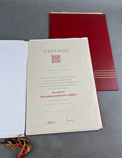 Østtysk DDR Urkunde/Medalje Lot. Original.
