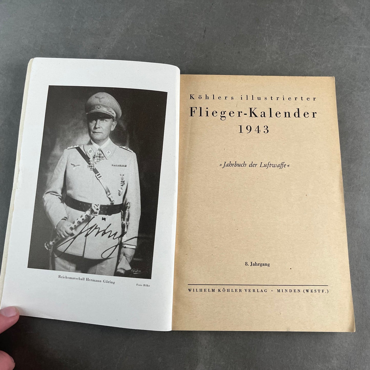 WW2 Tysk "Flieger Kalender" Bog. Årgang 1943. Original.