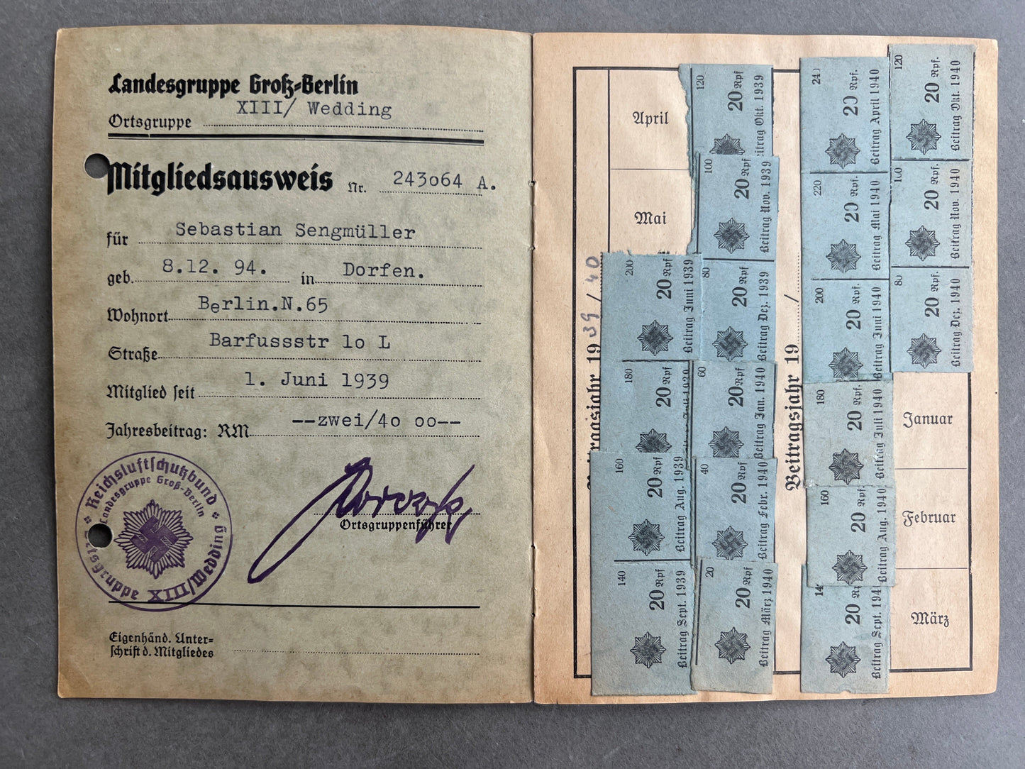 WW2 Tysk Reichsluftschutzbund Medlemsbog. Original.