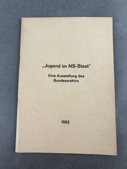 Tysk "Jugend im NS-Staat" fra 1982. Original.