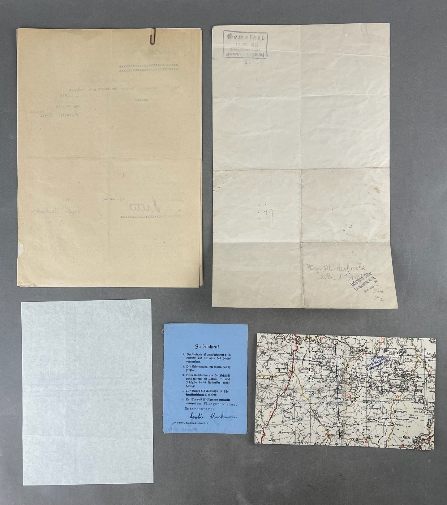 WW2 Tysk Interessant Lot fra samme person. Arbejdede for USA på en Fliegerhorst i 1945. Original.