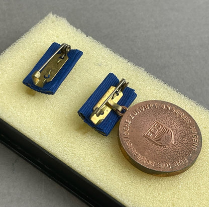Østtysk DDR Medalje i Æske. Original.