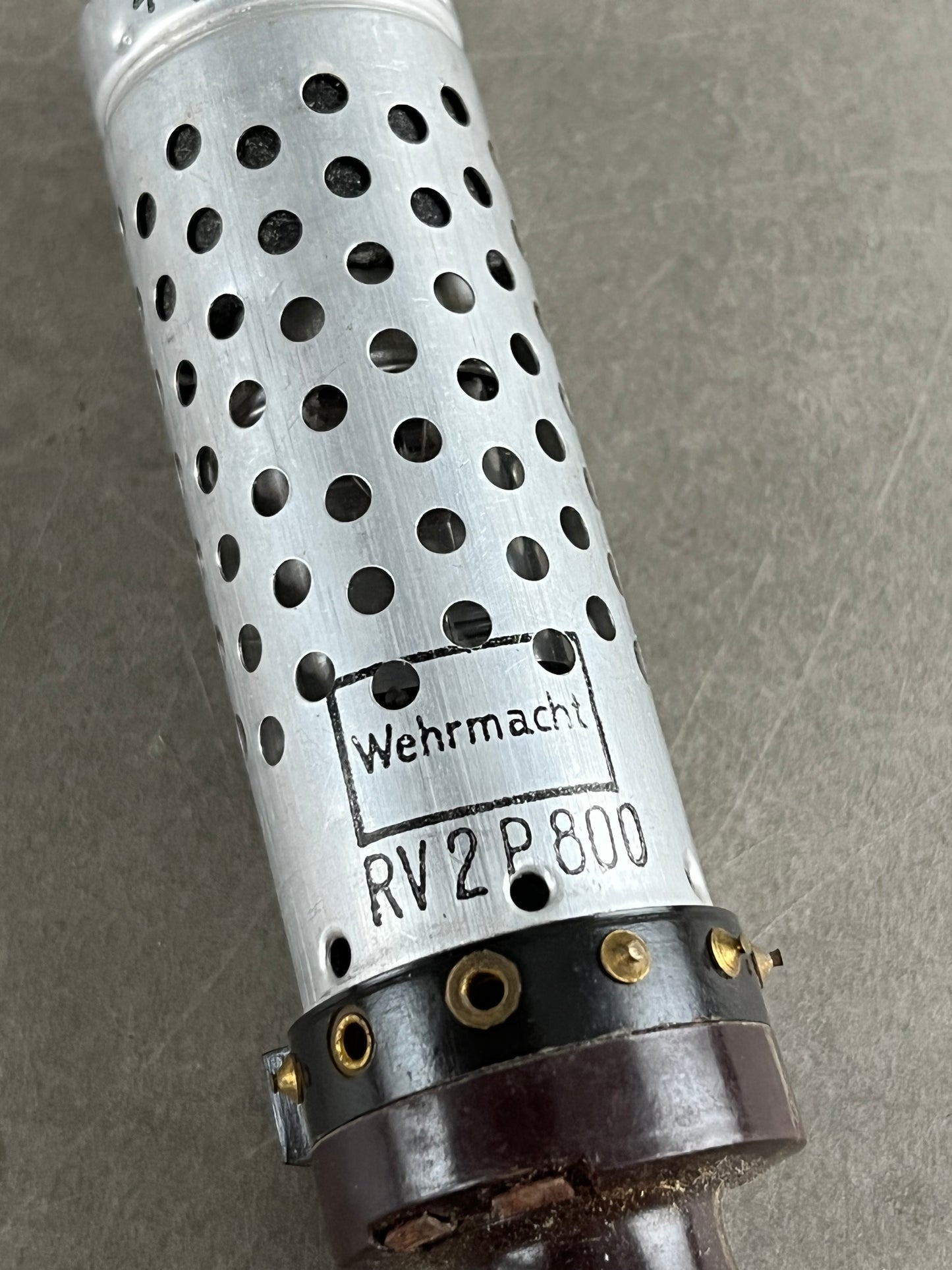 WW2 Tysk Radiorør. Godt stemplet med WaA og "Wehrmacht". Original.