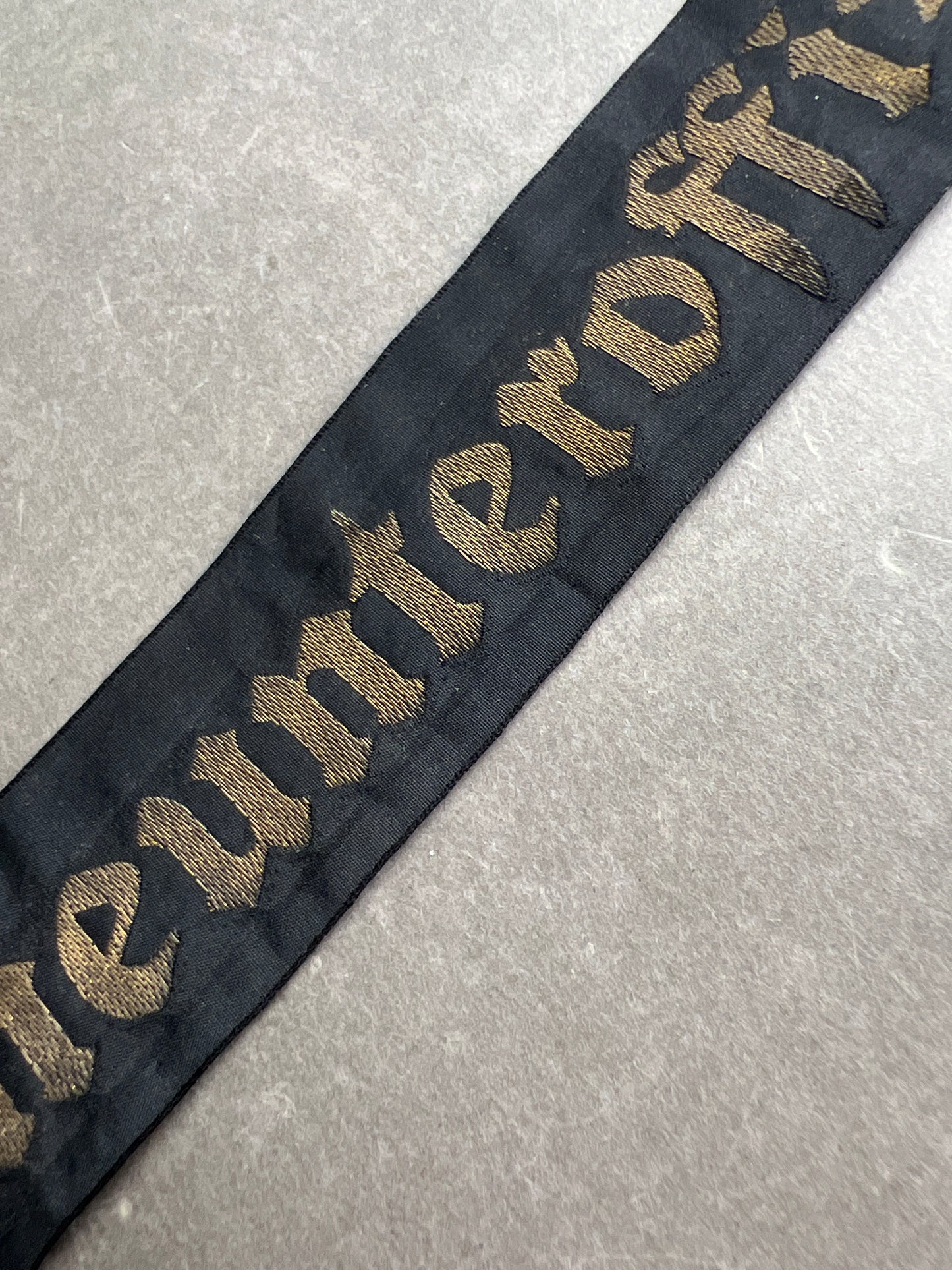 WW2 Tysk Kriegsmarine Matros Huebånd "2. Marineunteroffizierlehrabteilung. 2.". Original.