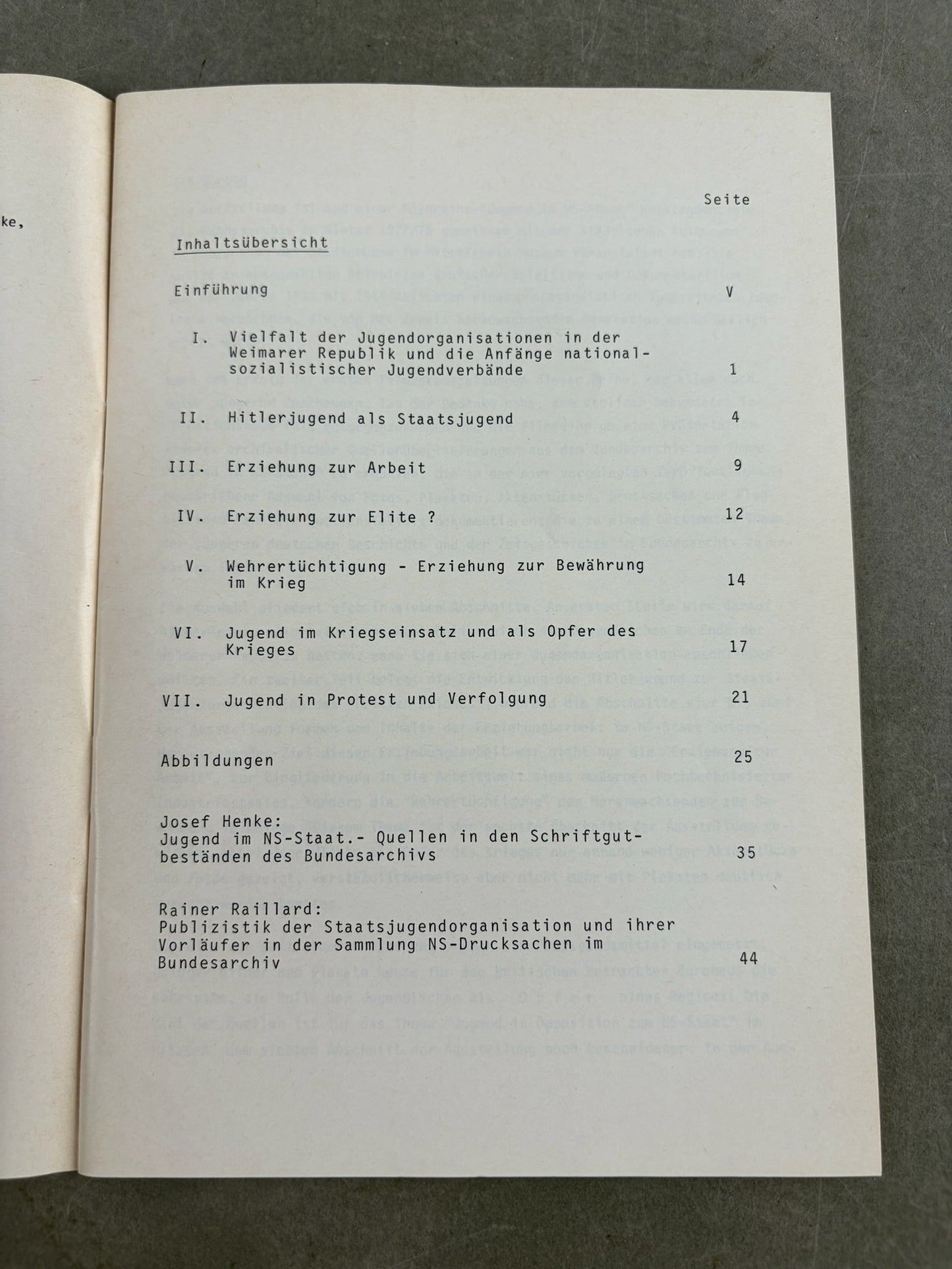 Tysk "Jugend im NS-Staat" fra 1982. Original.