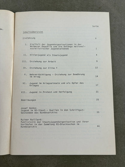 Tysk "Jugend im NS-Staat" fra 1982. Original.