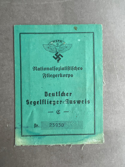 WW2 Tysk NSFK "Segelflieger-Ausweis". Sjælden. Original.