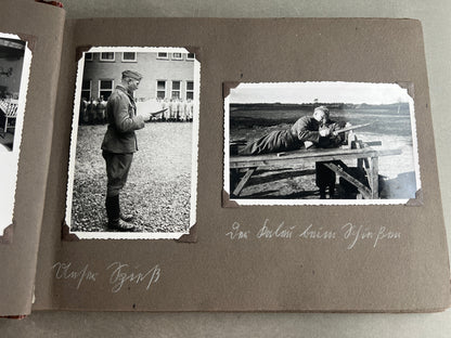 WW2 Tysk Kriegsmarine Fotoalbum. Gode billeder af soldater, skibe, træning, mv. 59 billeder. Original.