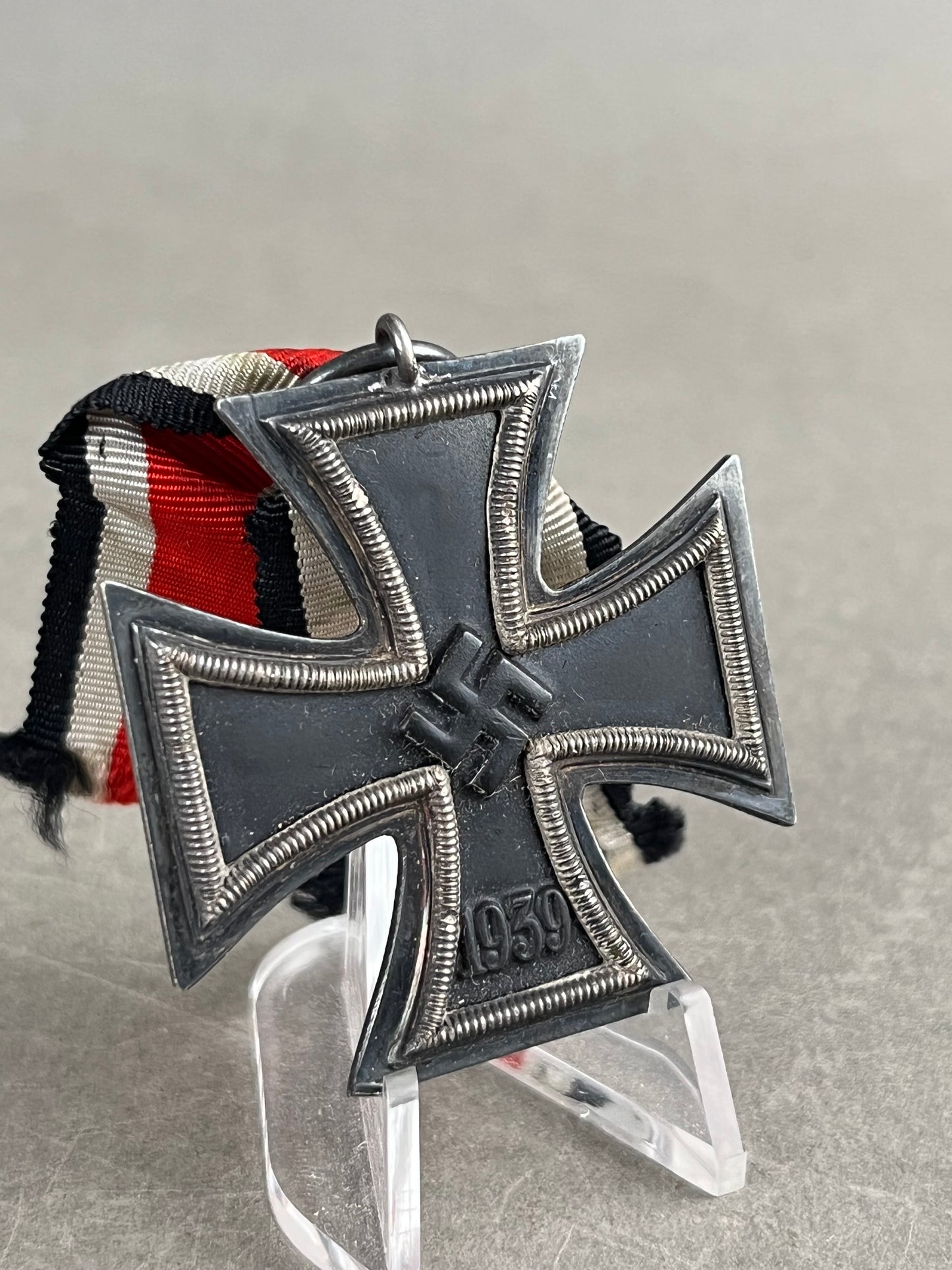 WW2 Tysk Jernkors 2. Klasse. Stemplet fremstiller "65" i ringen. Original.
