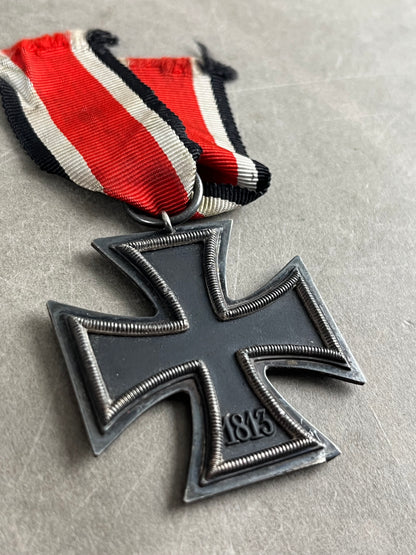 WW2 Tysk Jernkors 2. Klasse. Stemplet fremstiller "65" i ringen. Original.