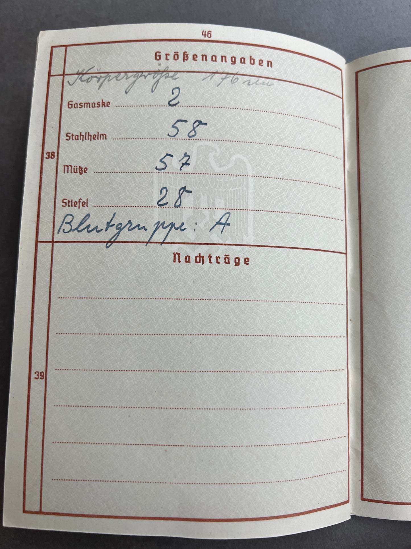 WW2 Tysk Wehrpass Lot fra en Gefreiter. Original.