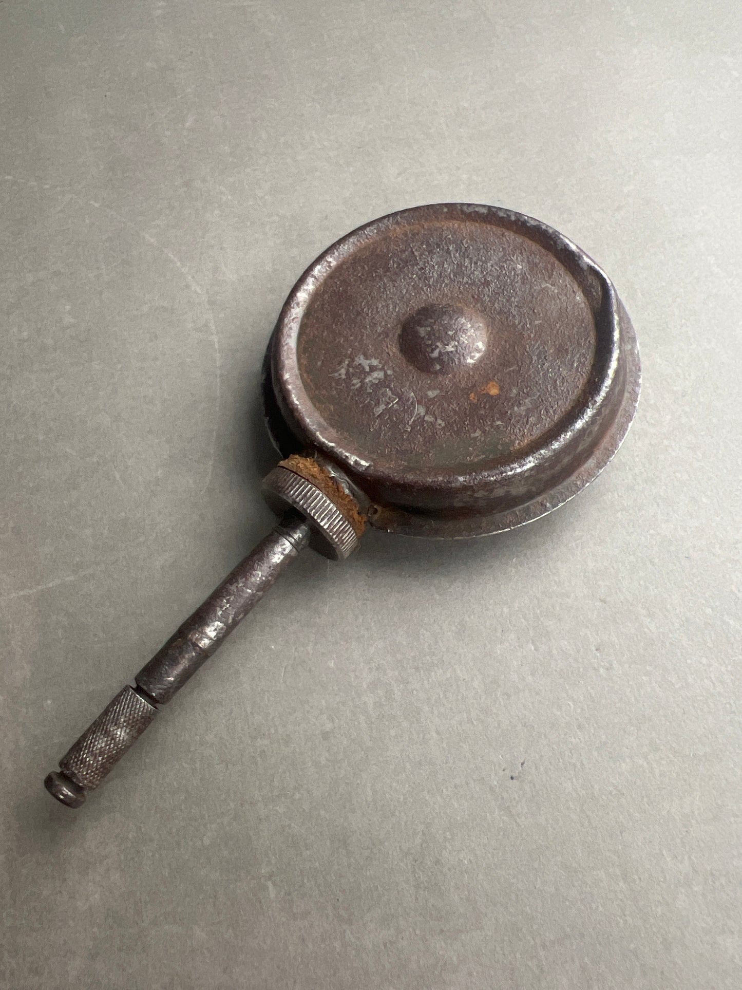 WW2 Tysk MG34/42 olieflaske. Original.