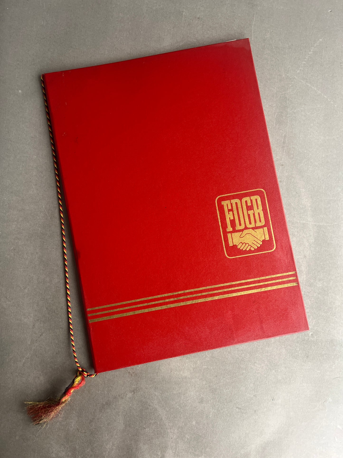 Østtysk DDR Urkunde Mappe med Urkunde. Original.