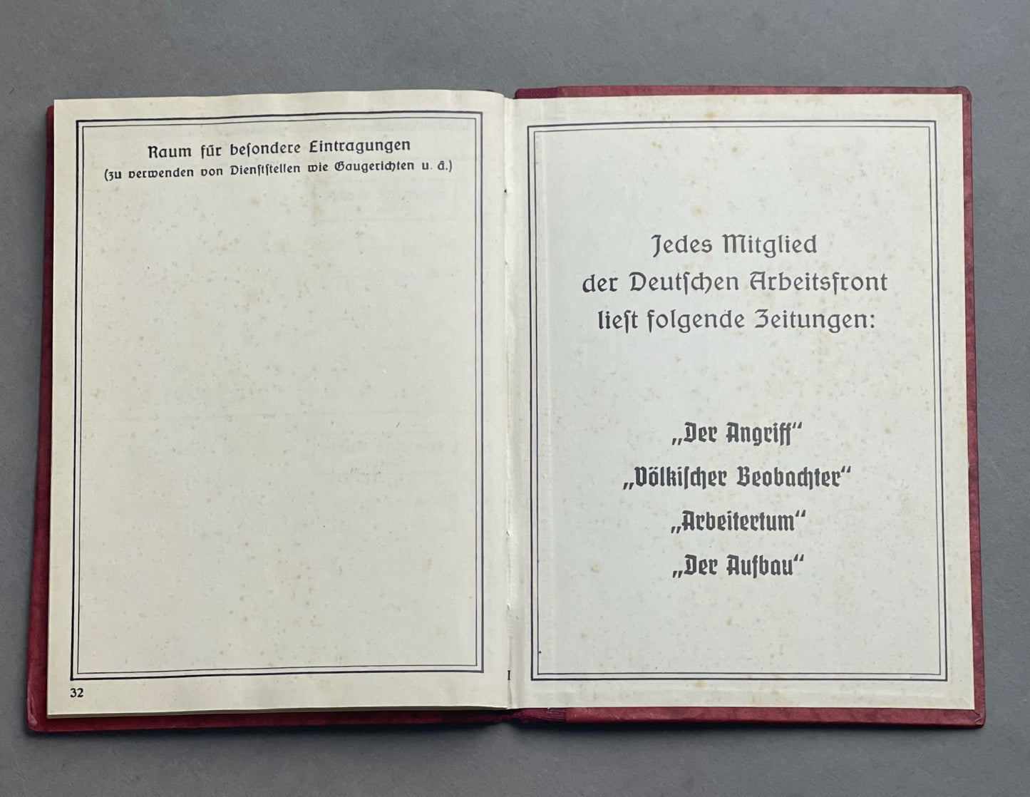 WW2 Tysk DAF/HJ Medlemsbog med HJ Mærker i. Ses ikke tit. Original.