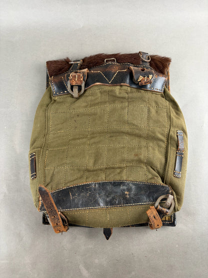 WW2 Tysk Heer "Affe" Kamprygsæk. Til Y-rem. Flot stand! Original.