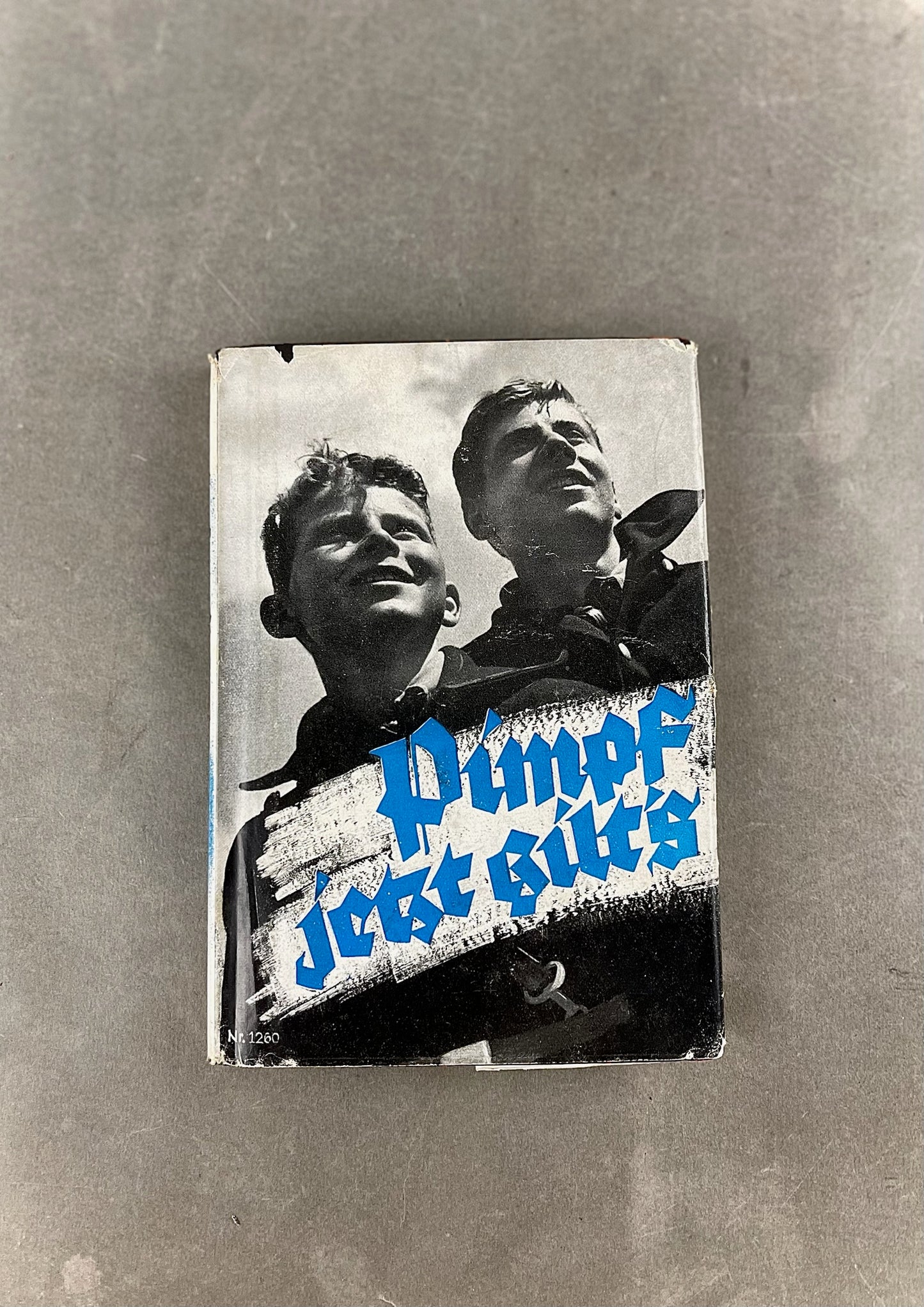 WW2 Tysk HJ Bog. Med dedikation. Gode billeder. Original.