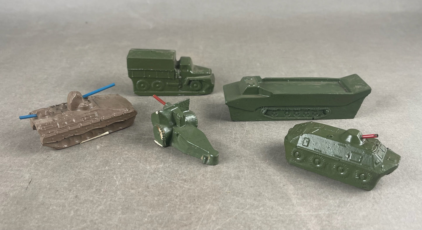 Østtysk DDR Køretøjs modeller til brug på kort/strategikort. Original.