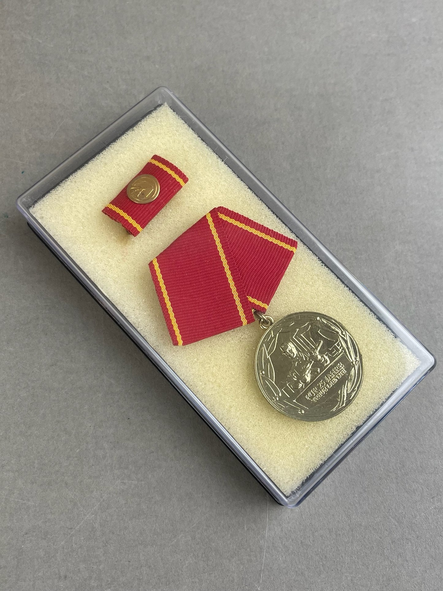 Østtysk DDR Medalje i Æske. Original.