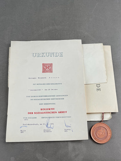 Østtysk DDR Urkunde/Medalje Lot. Original.