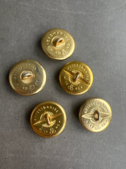 WW2 Tysk Kriegsmarine Uniformsknapper. 5 stk. Original.