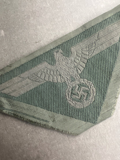 WW2 Tysk Wehrmacht M44 Brystørn til kampjakke. Original.