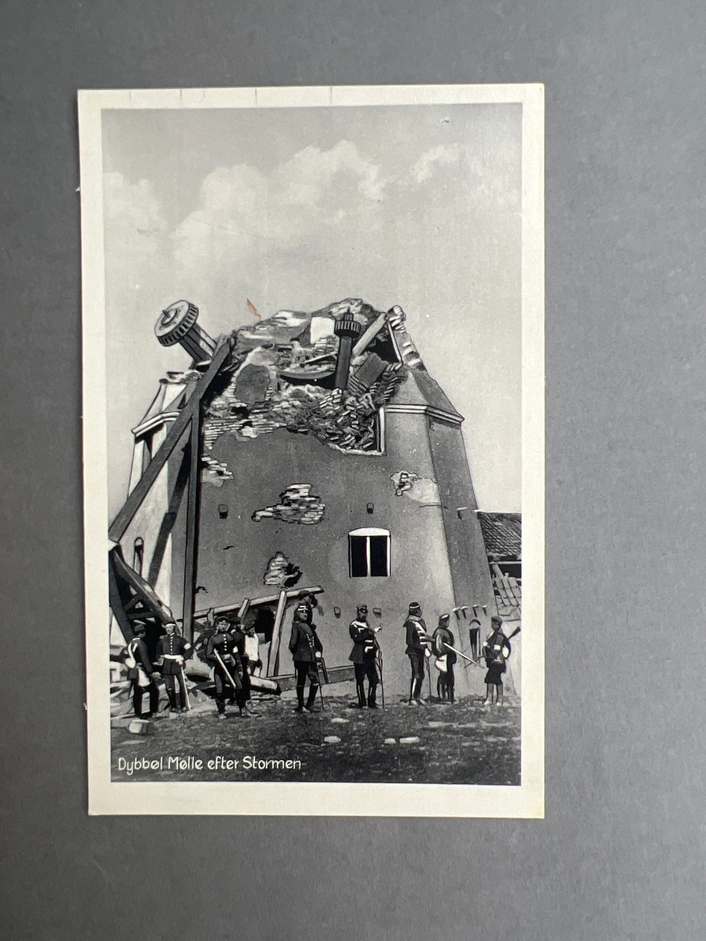 Ældre Dansk Postkort. "Dybbøl Mølle efter Stormen" motiv. Original.