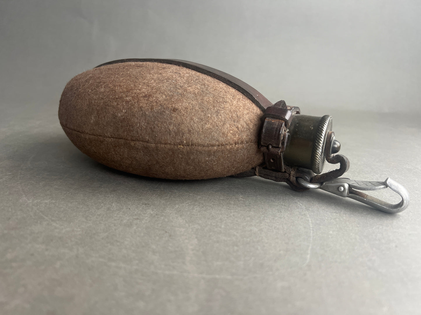 WW2 Tysk Politisk Feltflaske. Godt stemplet med fremstiller og år 1939. Original.