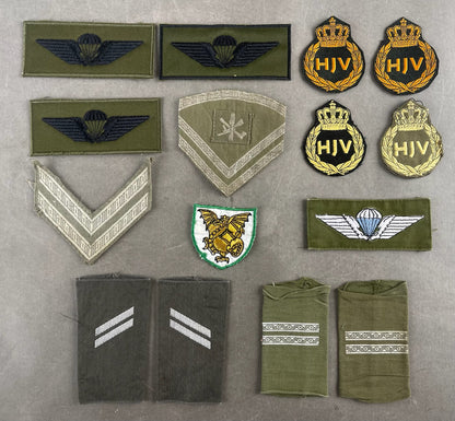 Blandet Lot af Danske Militær Stofmærker. Original.