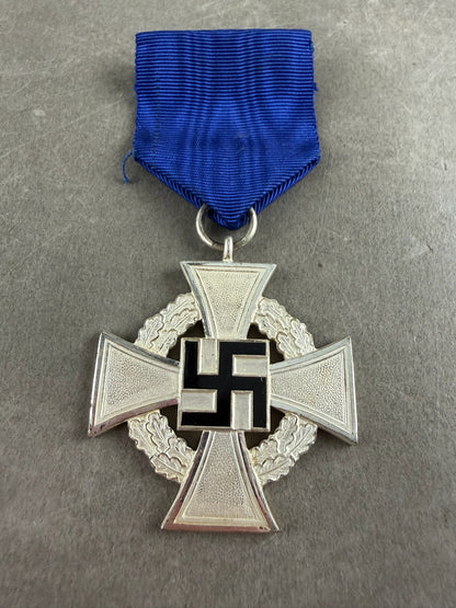 WW2 Tysk Treudienst 25 års i æske. Original.