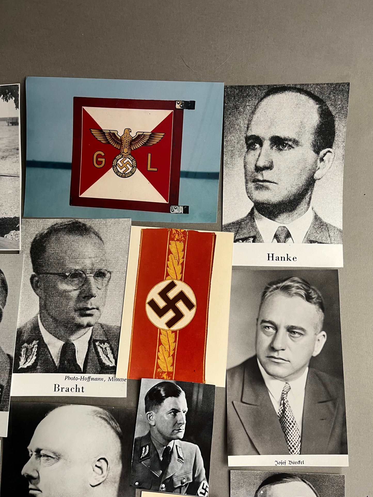 WW2 Tysk Blandet Lot af Genoptryk og nyere fotografier.