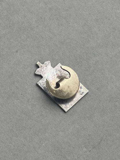 WW2 Dansk Georg Jensen Kongemærke i ægte sølv. Original.