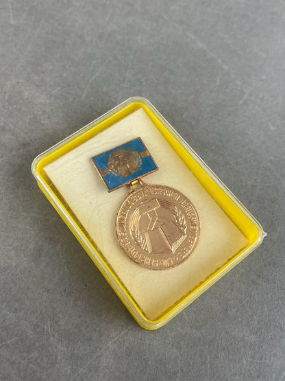 Østtysk DDR Medalje i Æske. Original.