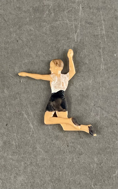 WW2 Tysk WHW "HJ/BDM" Figur. Original.